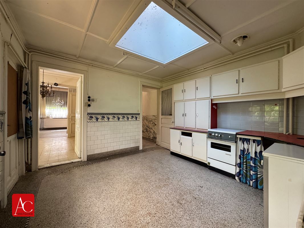 Renovatiewoning op ruim perceel of projectgrond