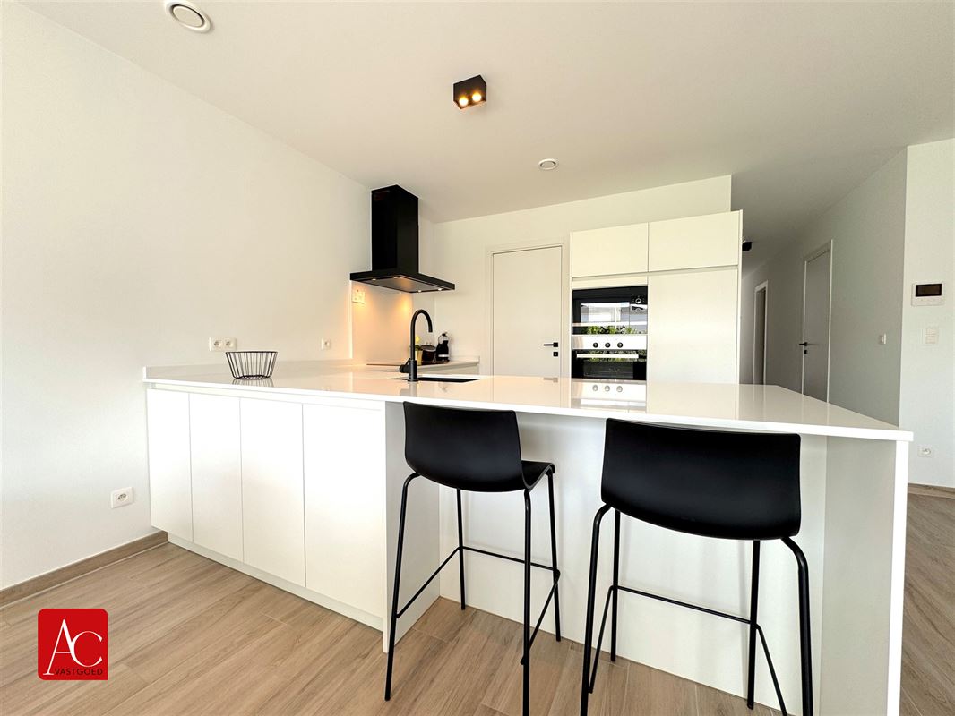 Gelijkvloers appartement met garage en 2 slaapkamers