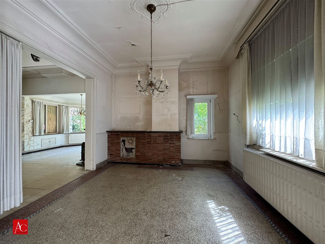 Renovatiewoning op ruim perceel of projectgrond