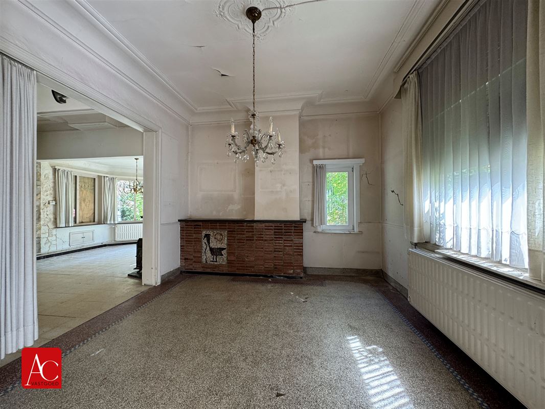 Renovatiewoning op ruim perceel of projectgrond