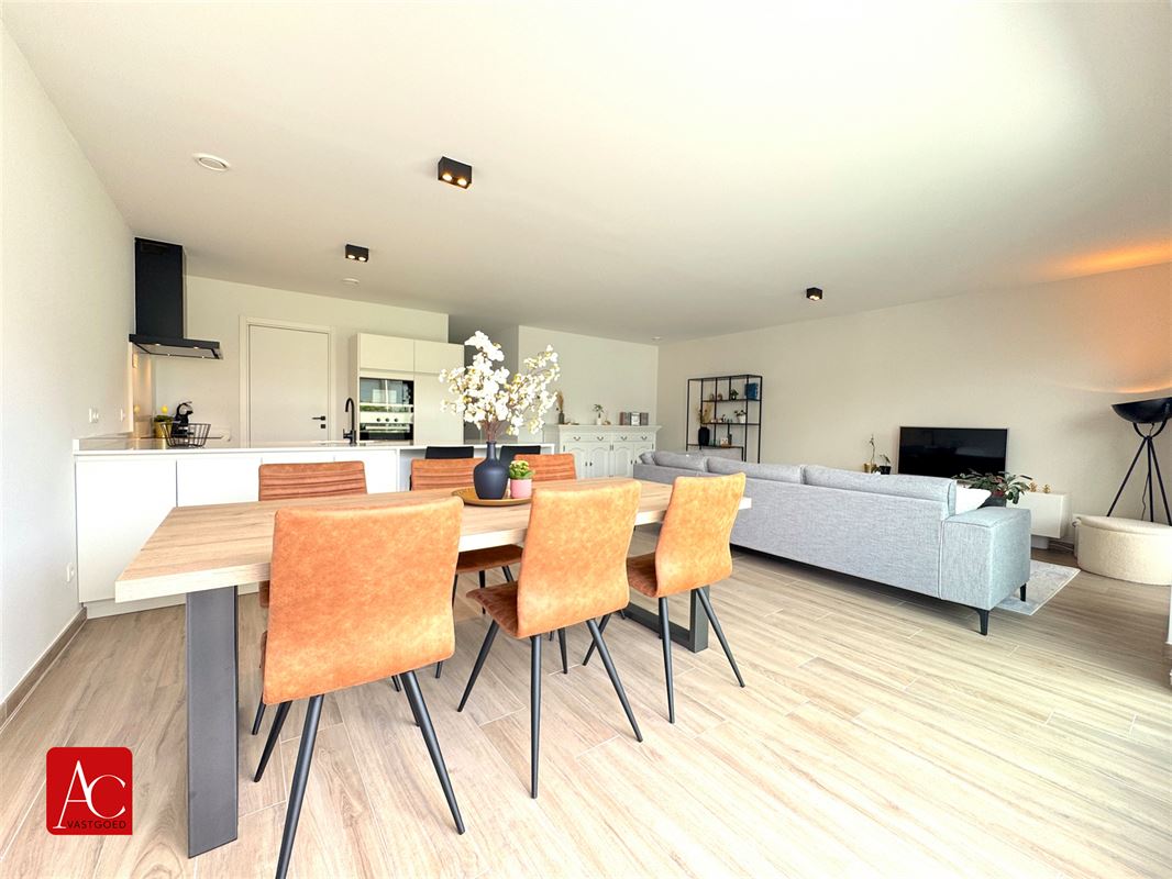 Gelijkvloers appartement met garage en 2 slaapkamers
