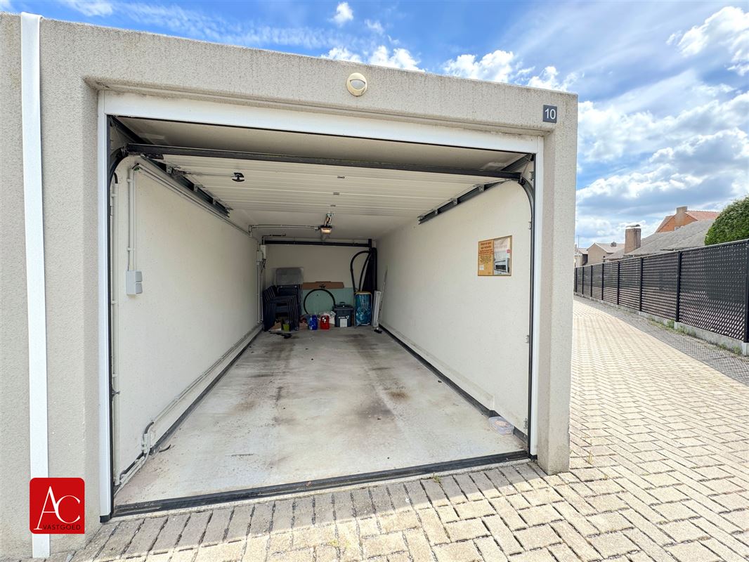 Gelijkvloers appartement met garage en 2 slaapkamers
