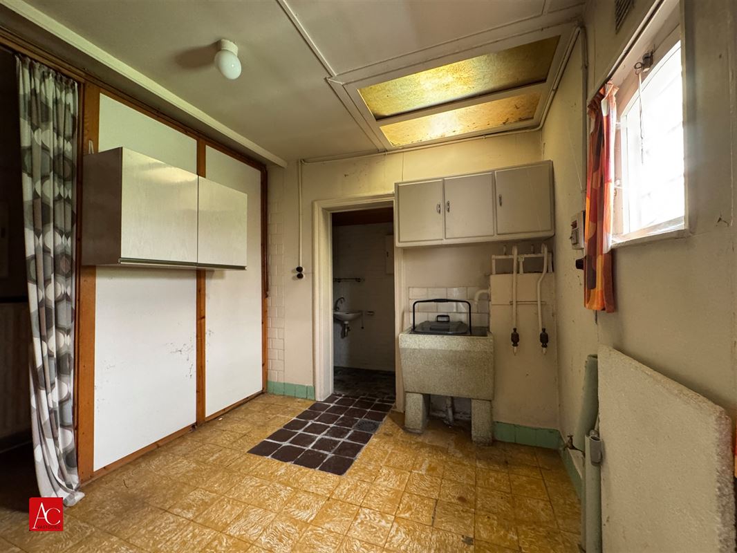 Renovatiewoning op ruim perceel of projectgrond