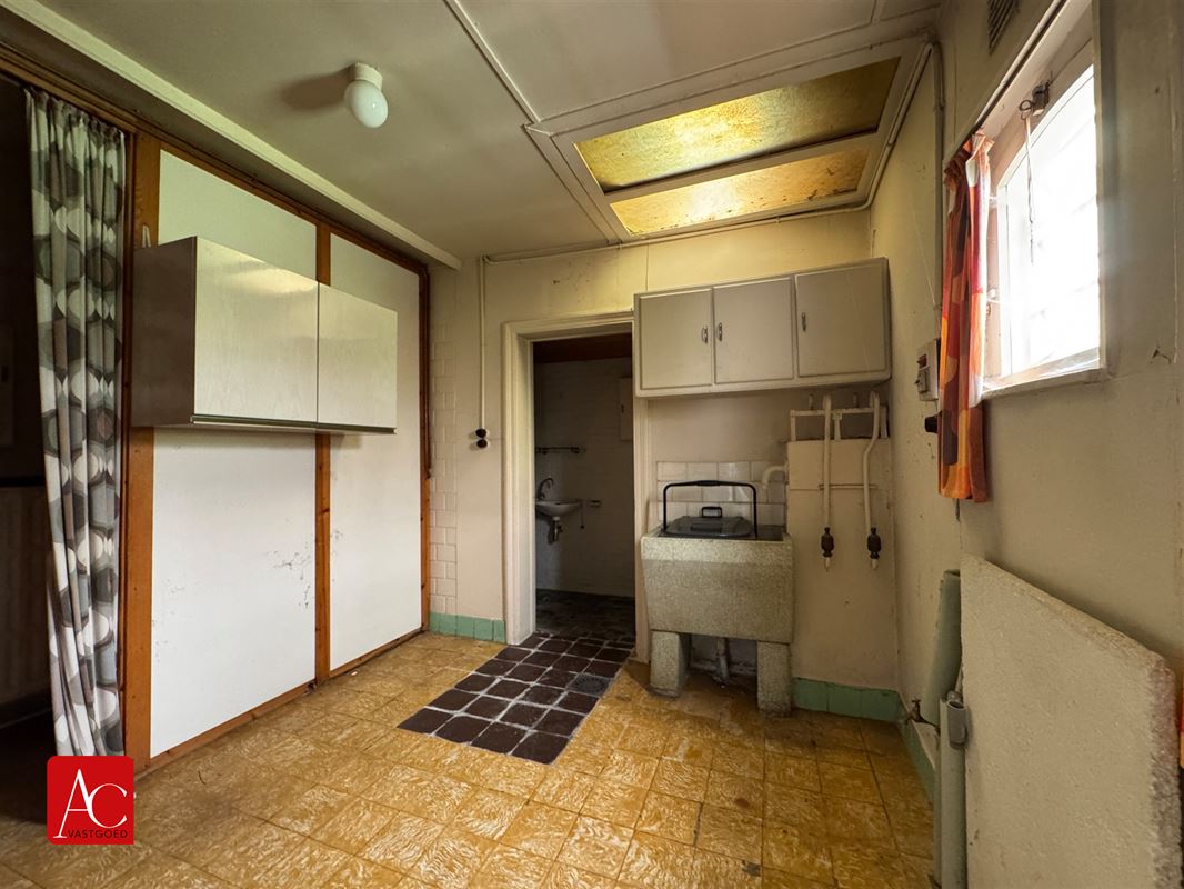 Renovatiewoning op ruim perceel of projectgrond