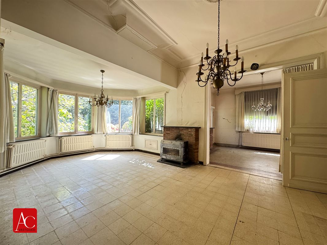 Renovatiewoning op ruim perceel of projectgrond