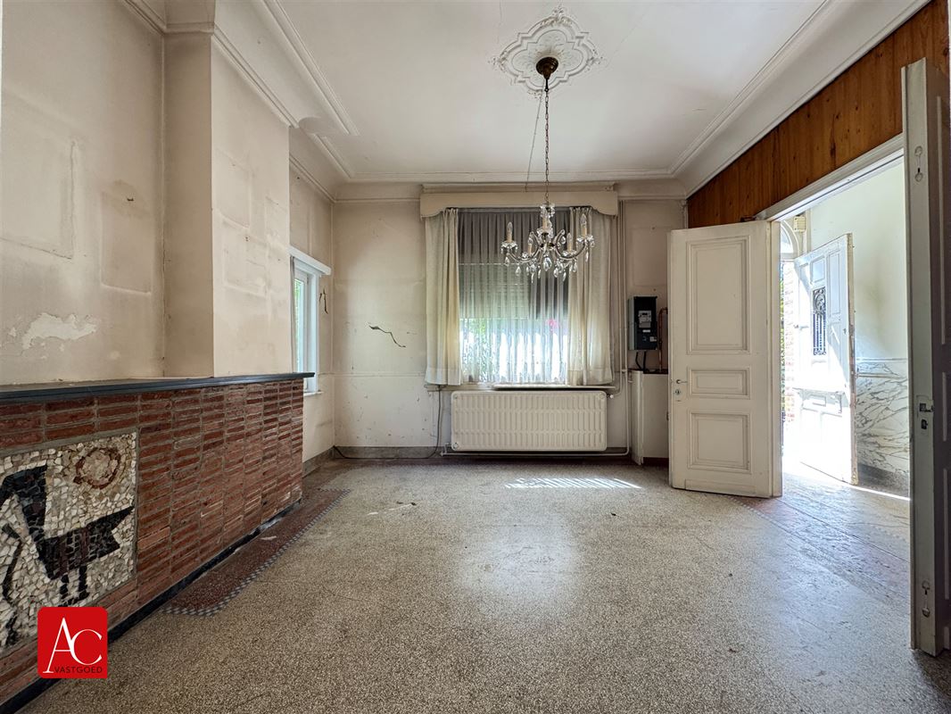 Renovatiewoning op ruim perceel of projectgrond