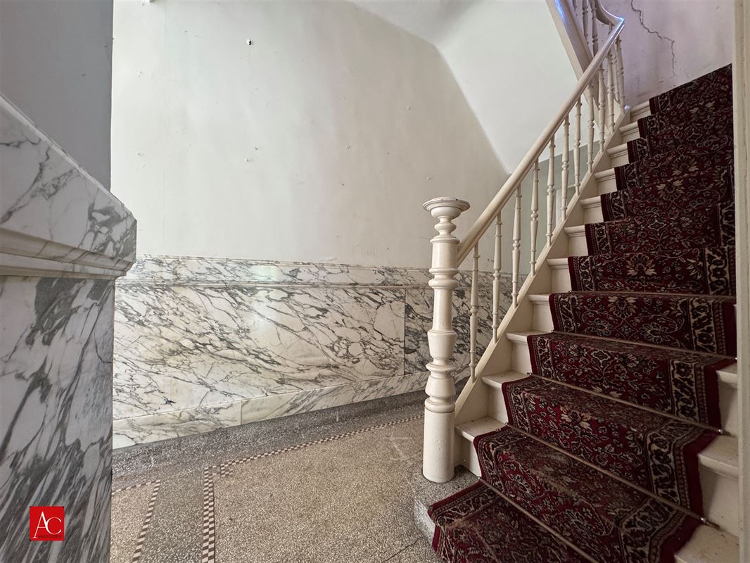 Renovatiewoning op ruim perceel of projectgrond