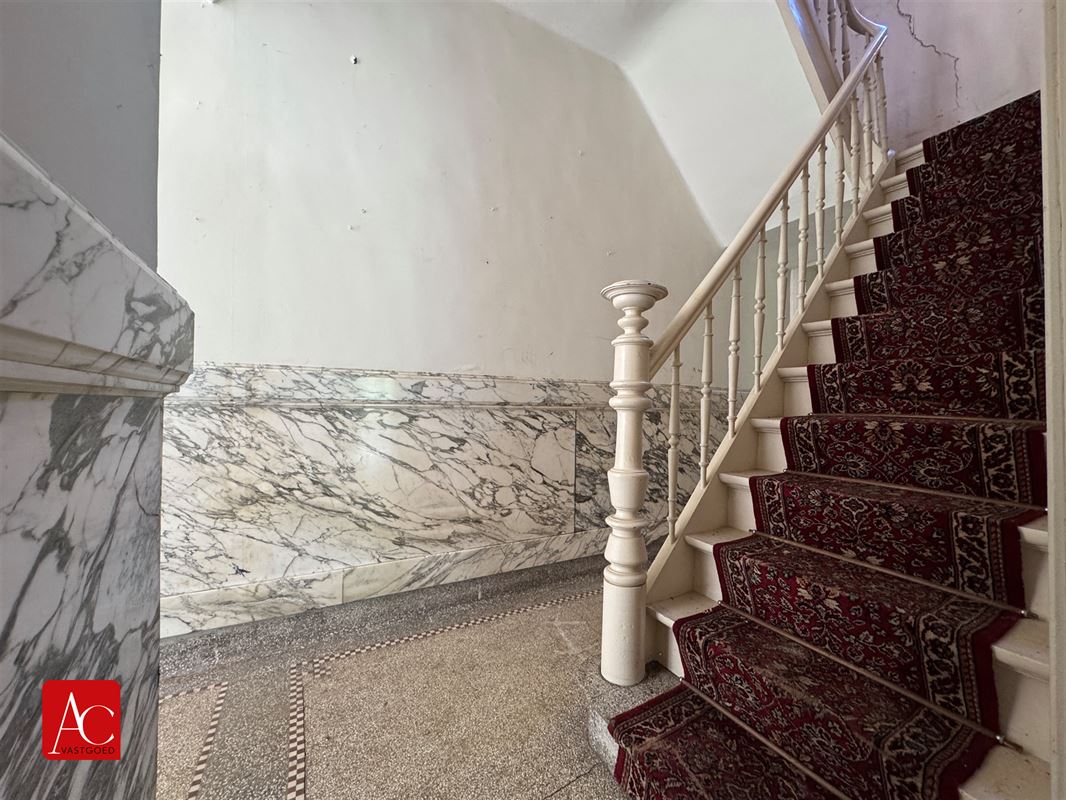 Renovatiewoning op ruim perceel of projectgrond
