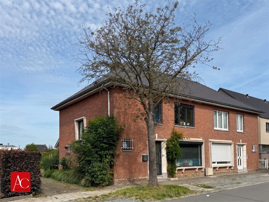 Halfopen bebouwing in rustige wijk te Belsele (IN OPTIE)