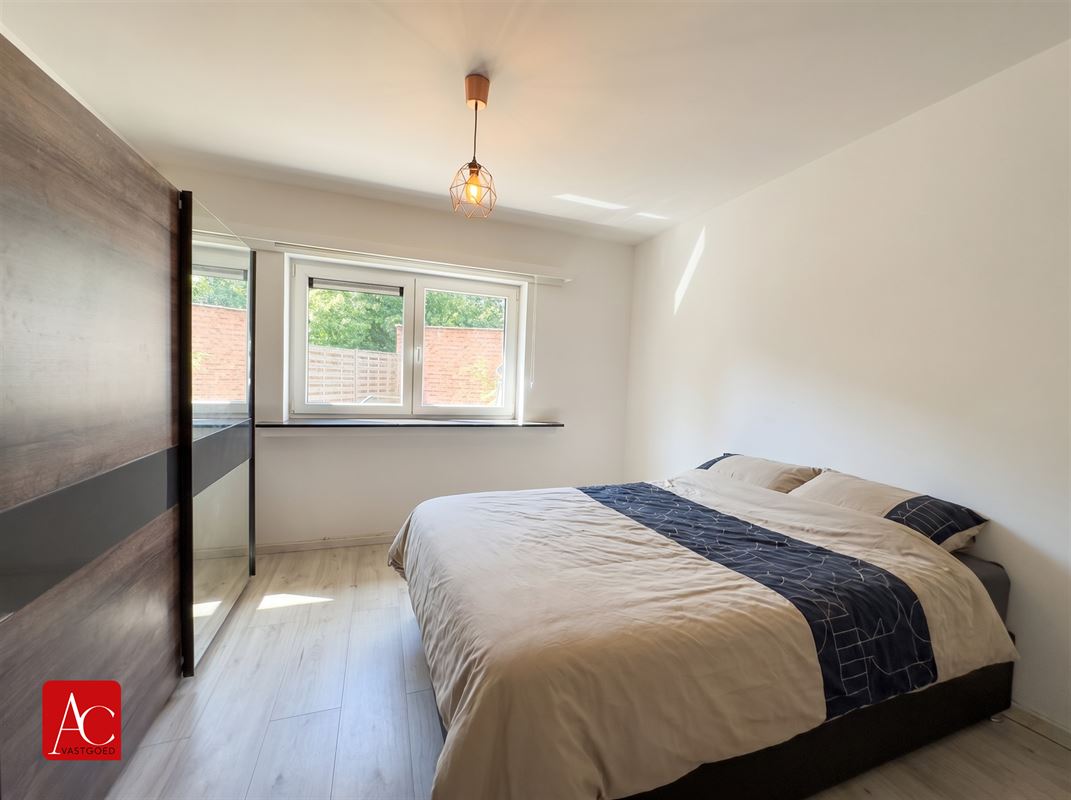 Gelijkvloers appartement met garage en 2 slaapkamers