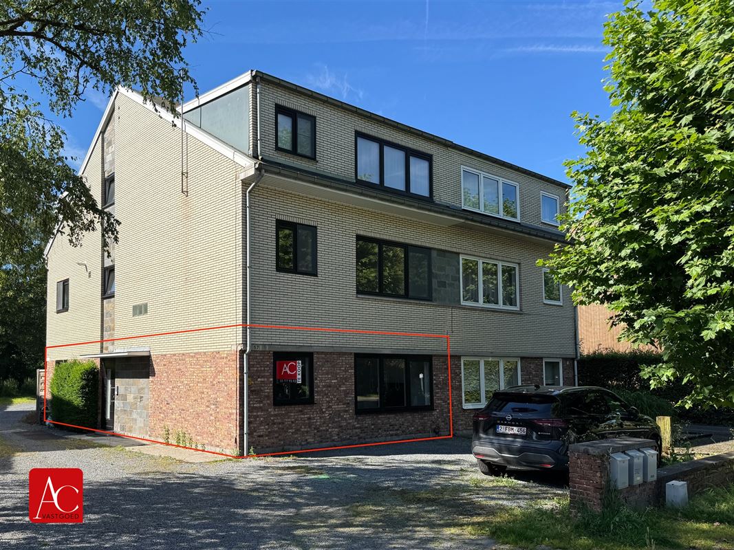 Gelijkvloers appartement met garage en 2 slaapkamers
