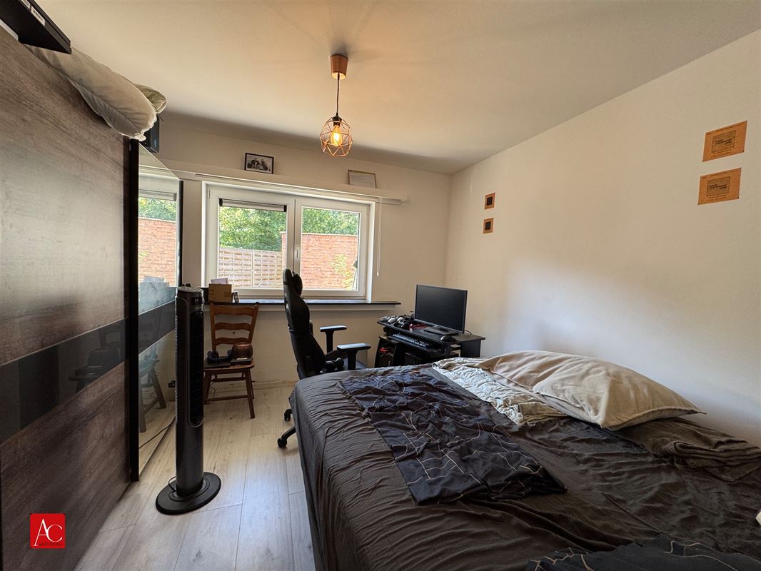 Gelijkvloers appartement met garage en 2 slaapkamers