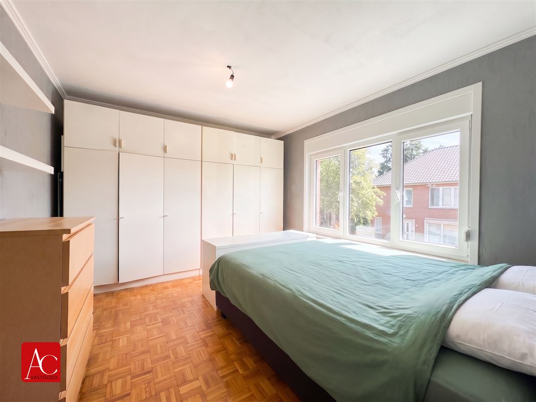 Halfopen bebouwing in rustige wijk te Belsele (IN OPTIE)