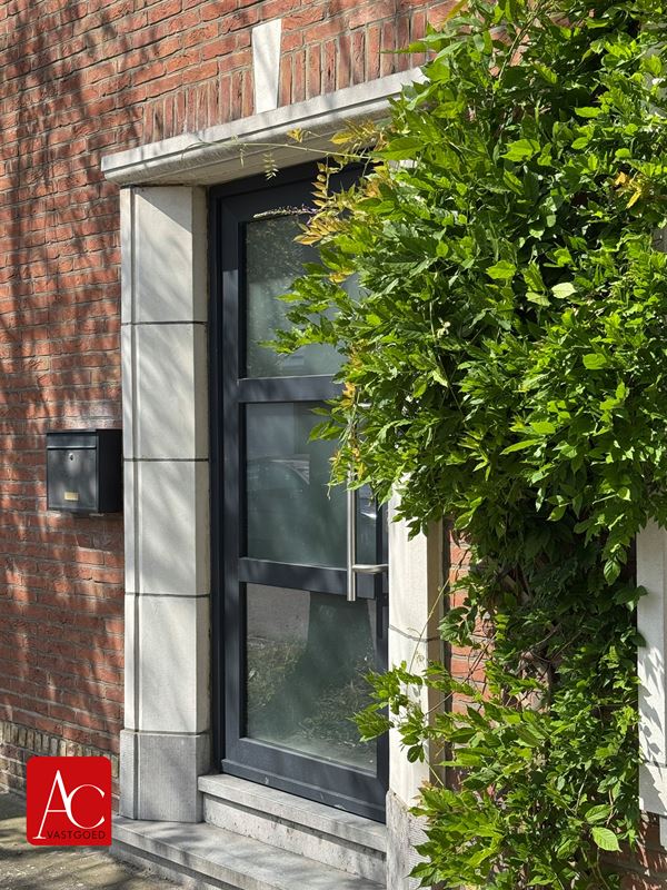 Halfopen bebouwing in rustige wijk te Belsele (IN OPTIE)