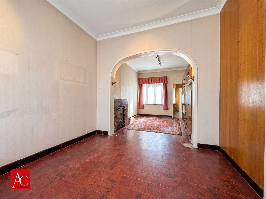 Goed gelegen woning met tuin ter renovatie