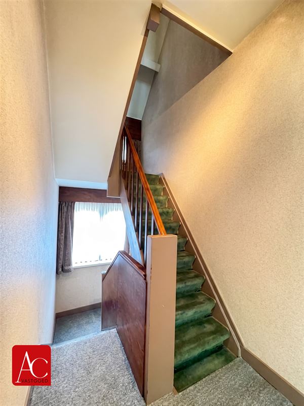 Goed gelegen woning met tuin ter renovatie