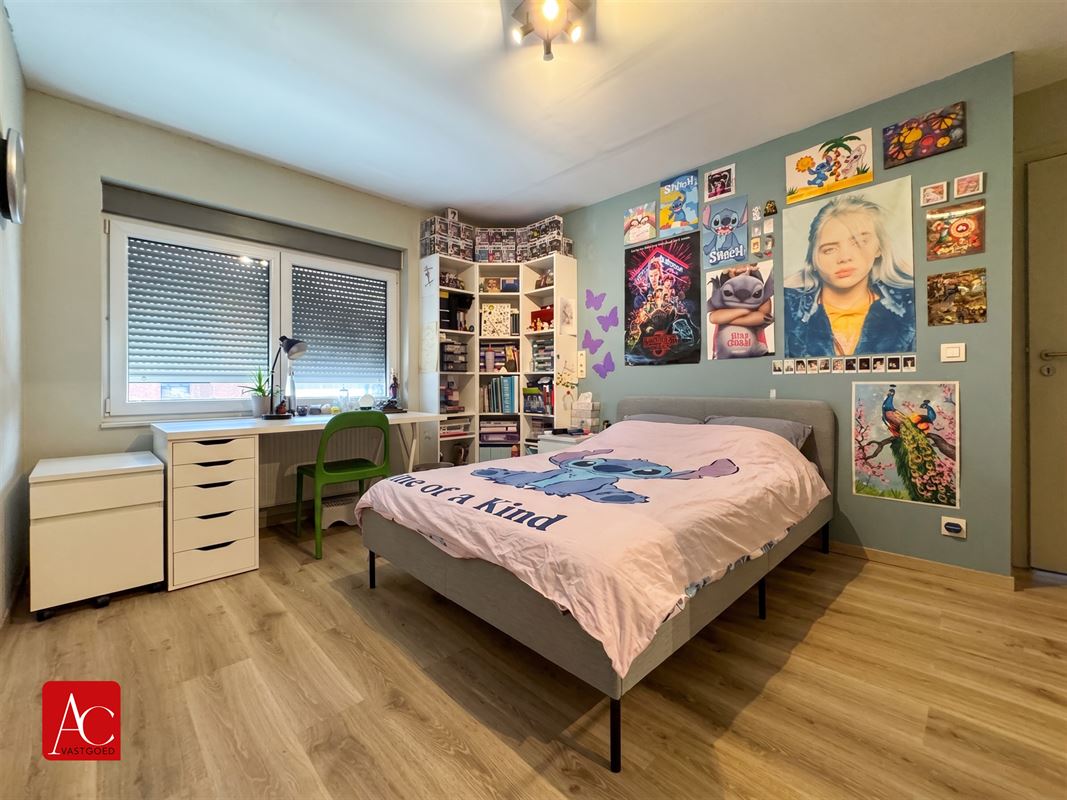 Uitzonderlijk grote gezinswoning met 6 slaapkamers en een grote tuin