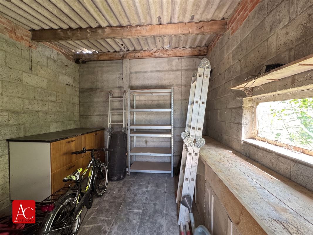 Uitzonderlijk grote gezinswoning met 6 slaapkamers en een grote tuin
