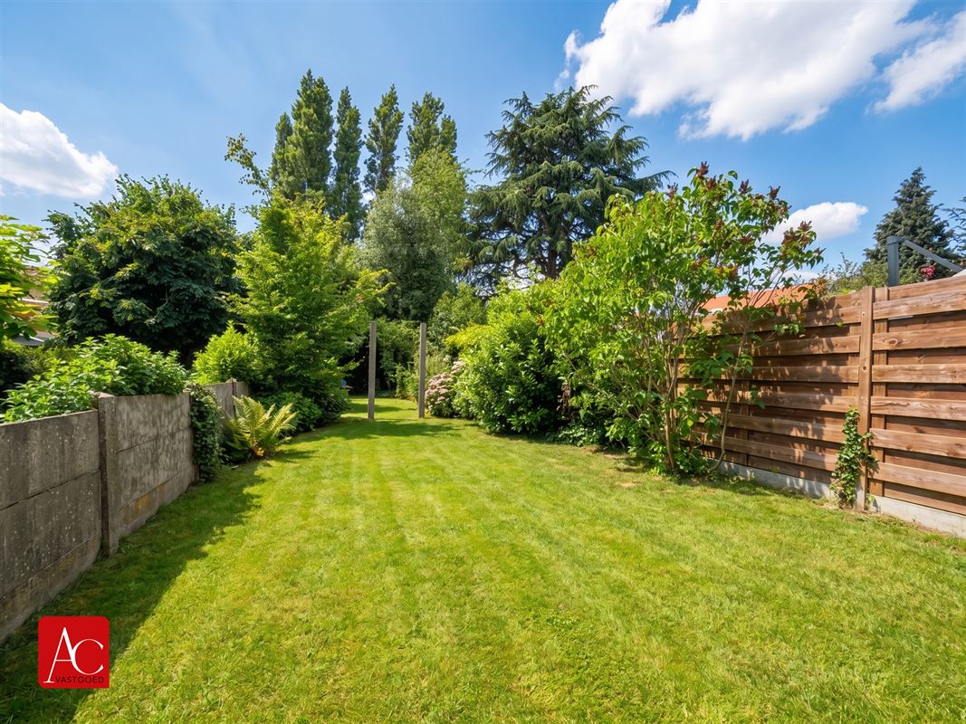 Goed gelegen woning met tuin ter renovatie