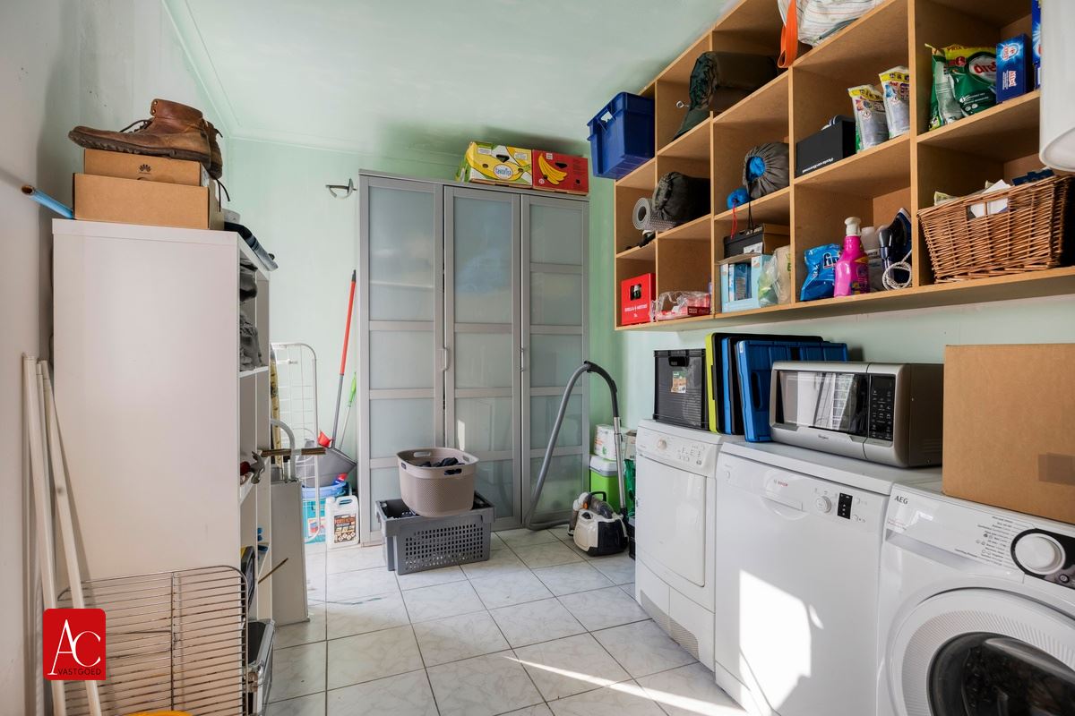 Recent gerenoveerde woning met 3 slpkrs en prachtige tuin