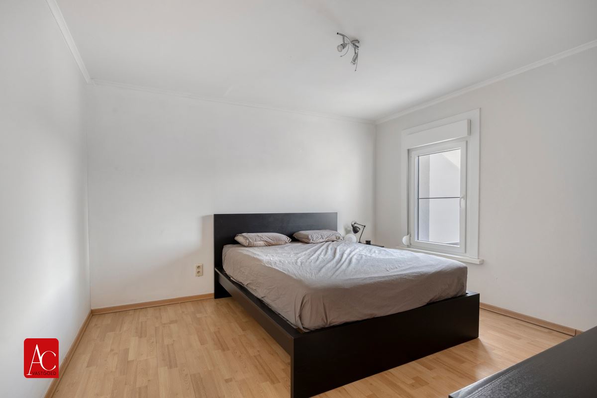 Recent gerenoveerde woning met 3 slpkrs en prachtige tuin
