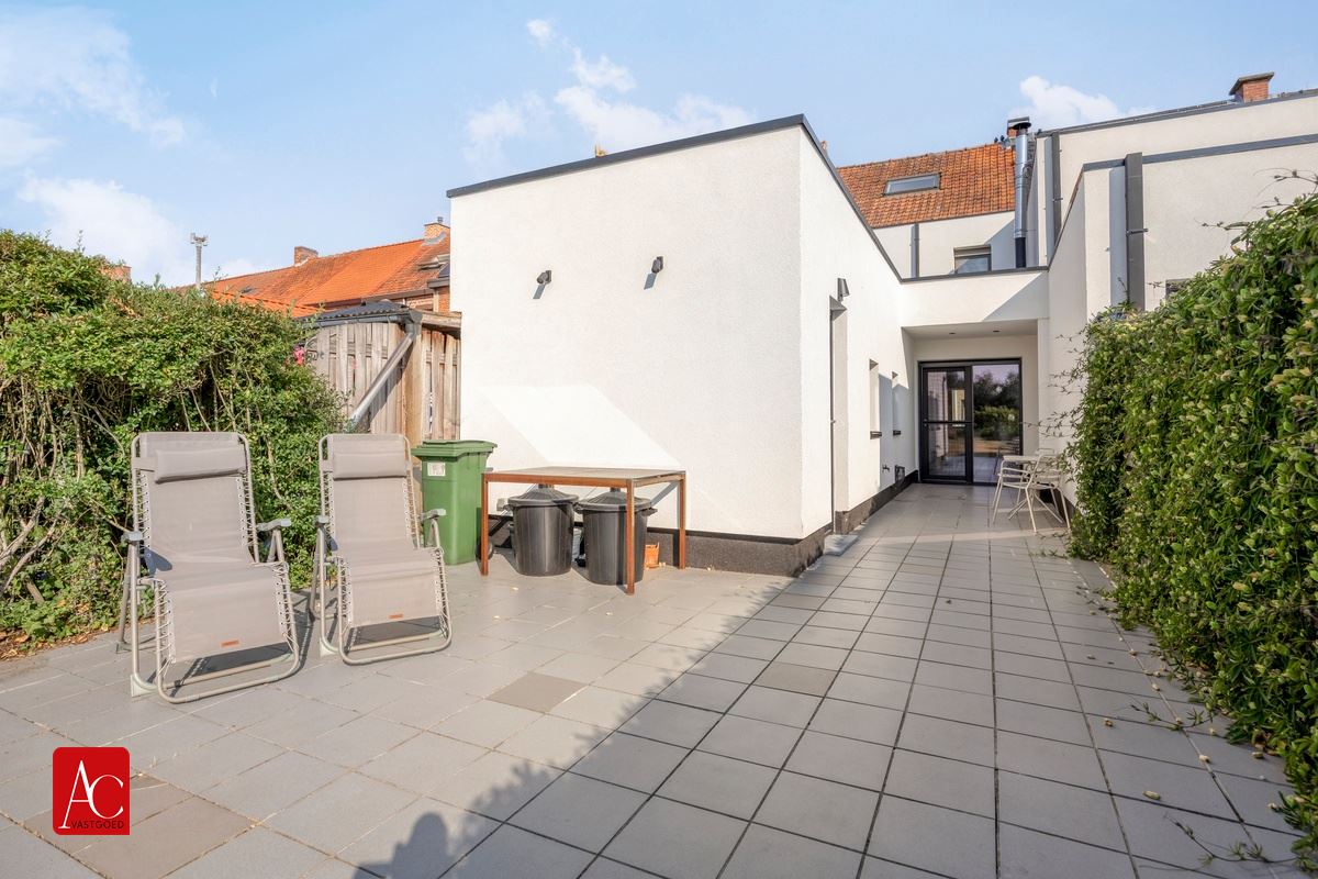 Recent gerenoveerde woning met 3 slpkrs en prachtige tuin