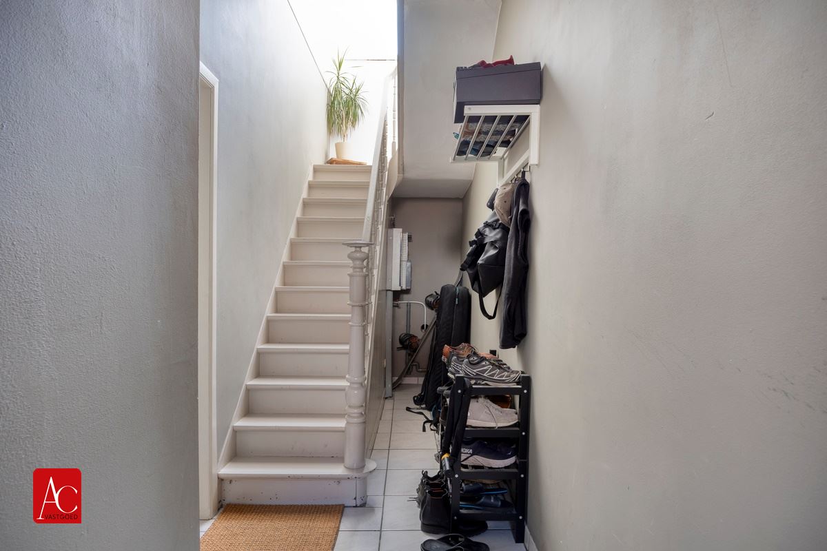 Recent gerenoveerde woning met 3 slpkrs en prachtige tuin