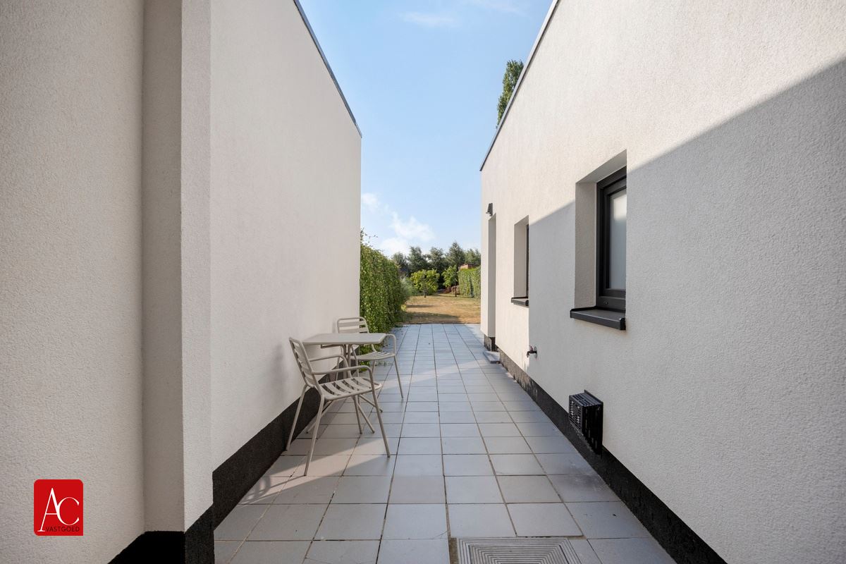 Recent gerenoveerde woning met 3 slpkrs en prachtige tuin