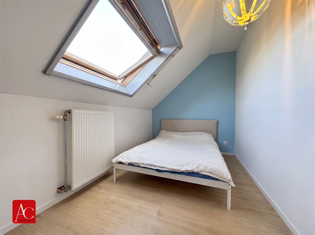 Vrijstaande woning met zwembad in rustige wijk