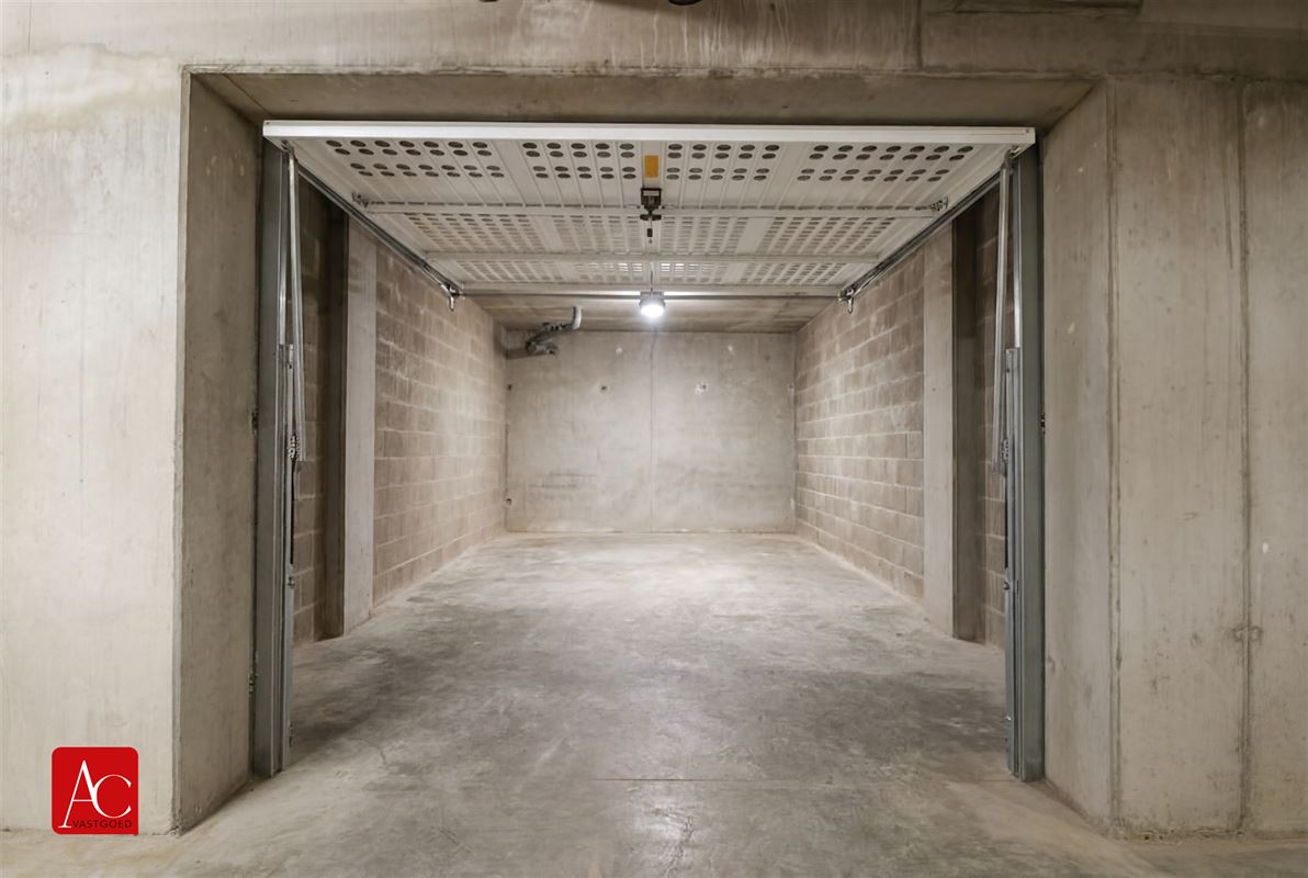 Serviceflat in recent complex met garage