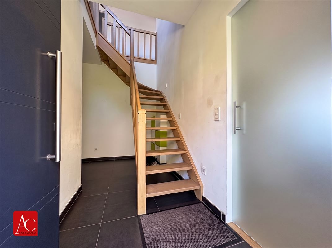 Vrijstaande woning met zwembad in rustige wijk