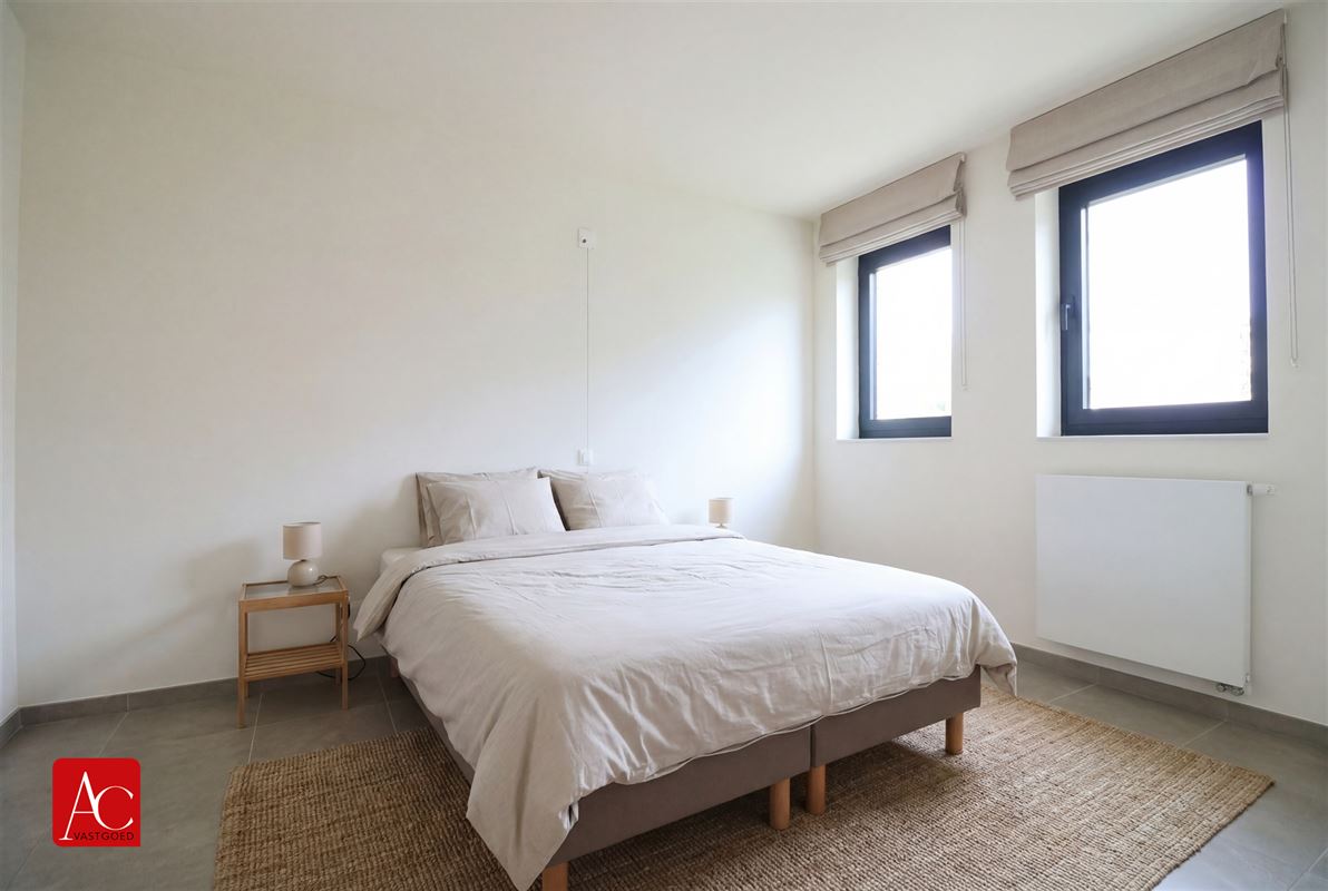 Serviceflat in recent complex met garage