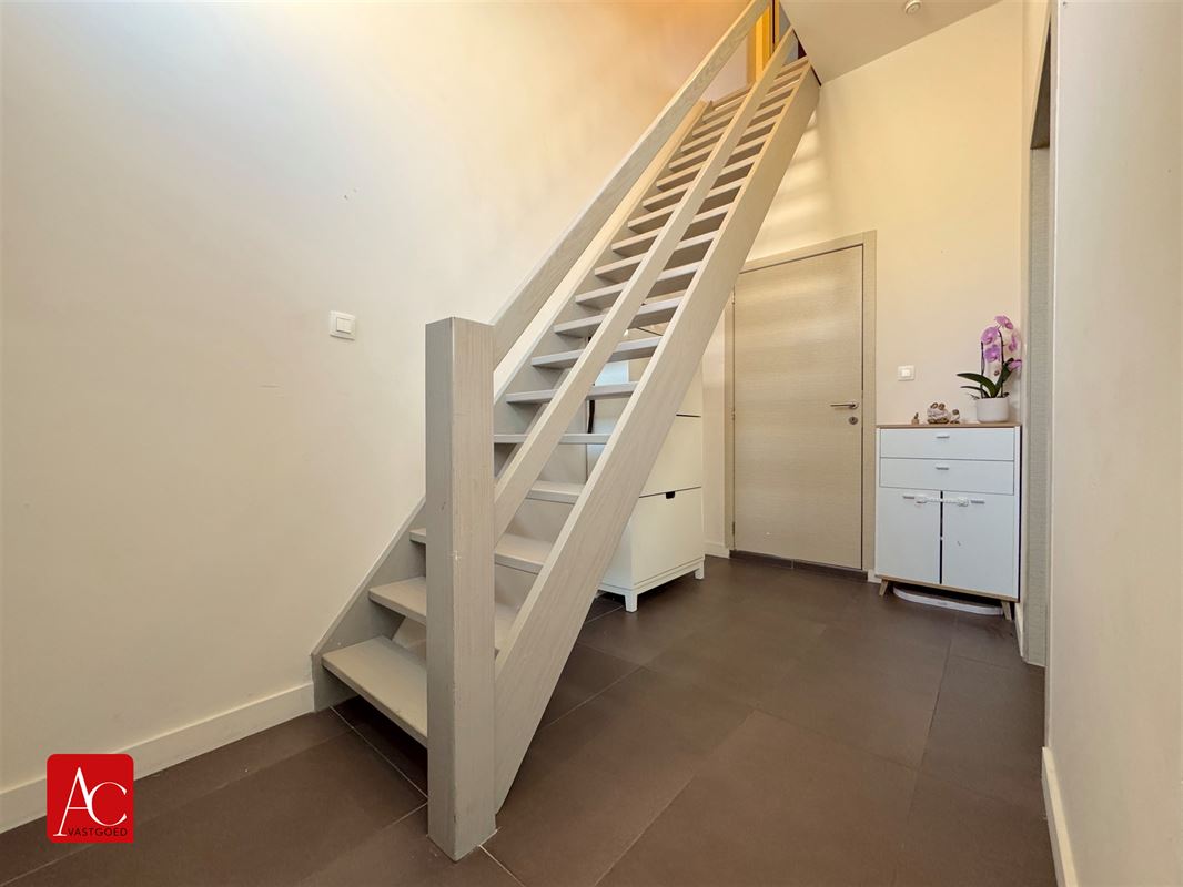 Instapklare woning met 2 slaapkamers en afgewerkte zolder
