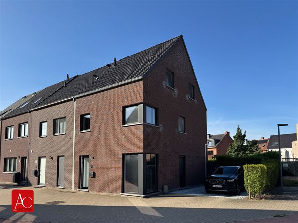 Ruime gezinswoning met 4 slaapkamers en garage