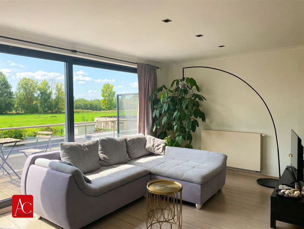 Duplex appartement met 2 slpks, prachtig terras en parking