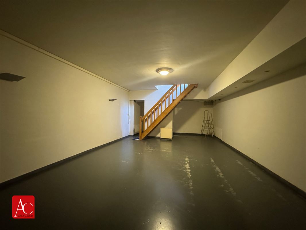 Gelijkvloers appartement, mogelijkheid tot handelszaak