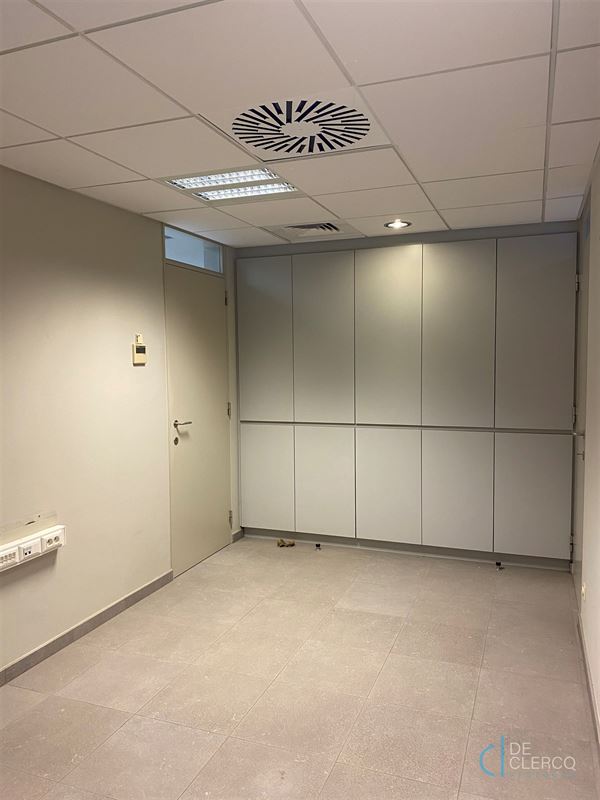 Foto 8 : Commercieel gebouw te 9080 Lochristi (België) - Prijs € 2.500