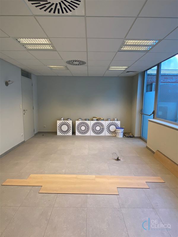 Foto 11 : Commercieel gebouw te 9080 Lochristi (België) - Prijs € 2.500