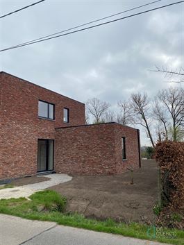 Huis te 9080 Zeveneken (België) - Prijs 