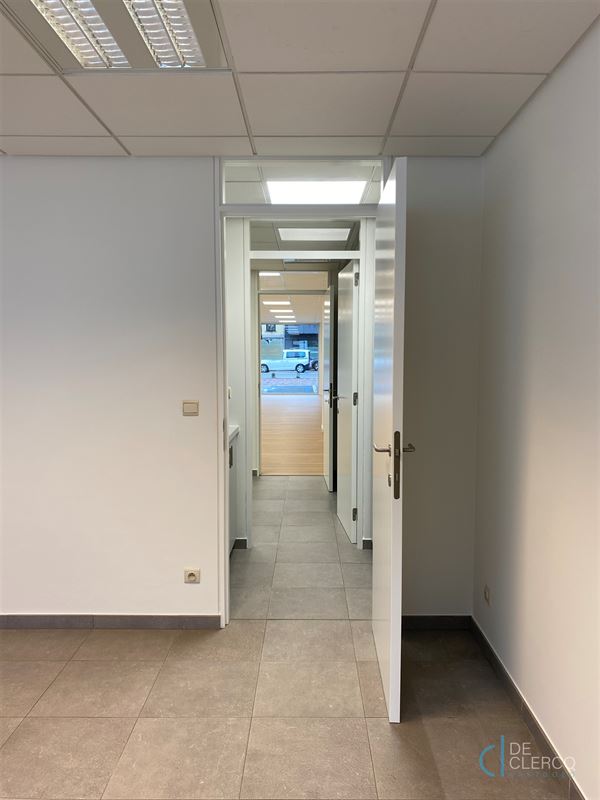 Foto 8 : Commercieel gebouw te 9080 Lochristi (België) - Prijs € 1.950