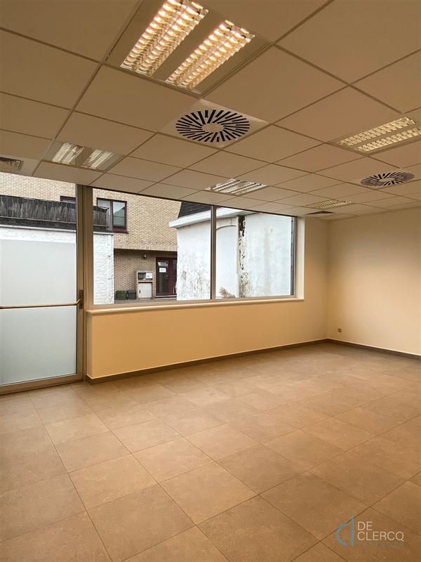 Foto 9 : Commercieel gebouw te 9080 Lochristi (België) - Prijs € 1.950