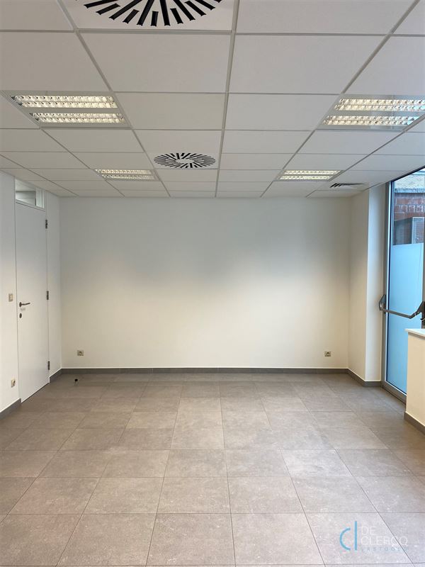 Foto 10 : Commercieel gebouw te 9080 Lochristi (België) - Prijs € 1.950