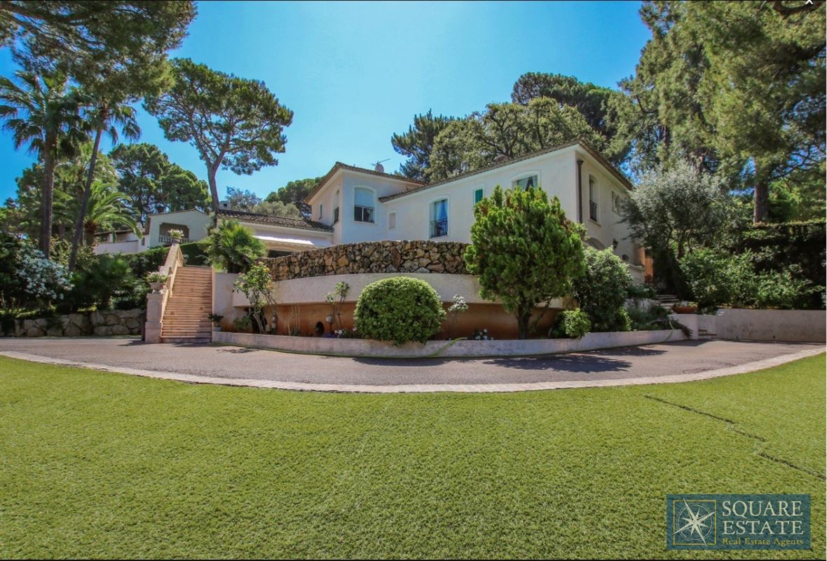 Image 1 : Villa IN 06160 JUAN LES PINS (France) - Price 11.900.000 €