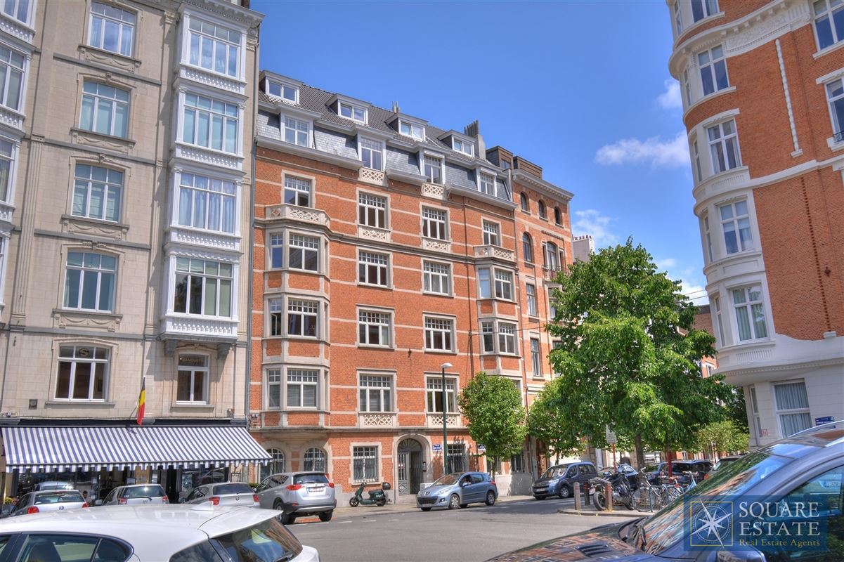 PLACE G. BRUGMANN, spacious apartment for rent IN ELSENE (1050