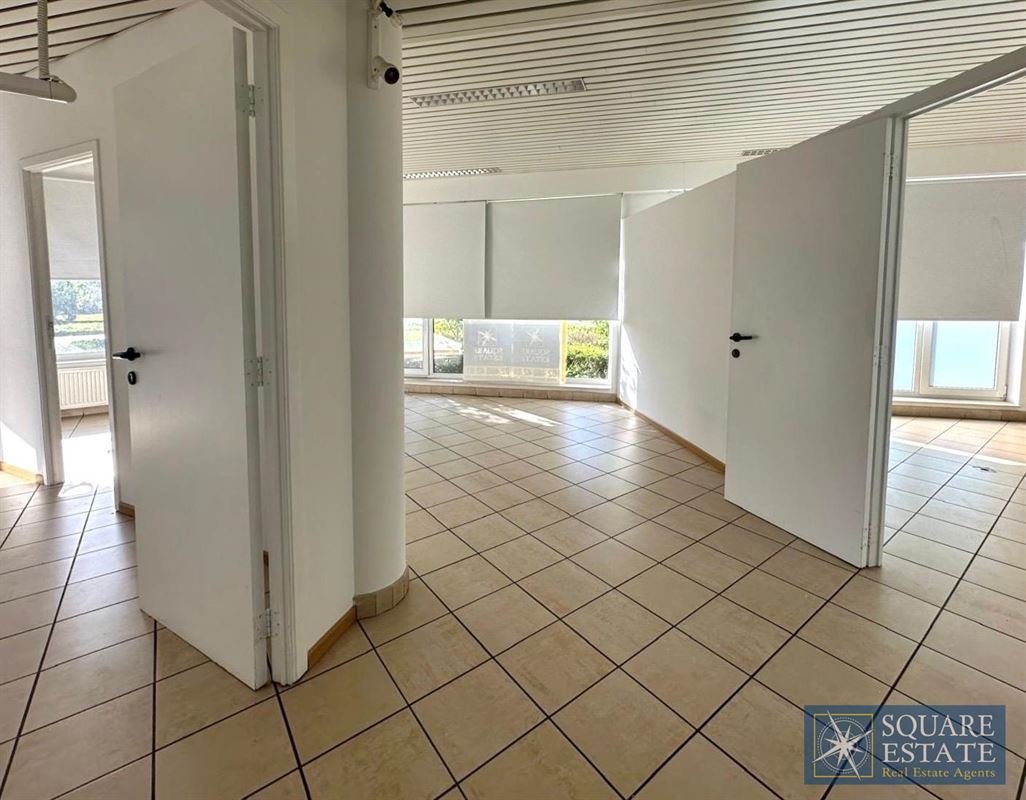 Foto 6 : Gelijkvloerse handelsruimte te 1080 MOLENBEEK-SAINT-JEAN (België) - Prijs € 235.000
