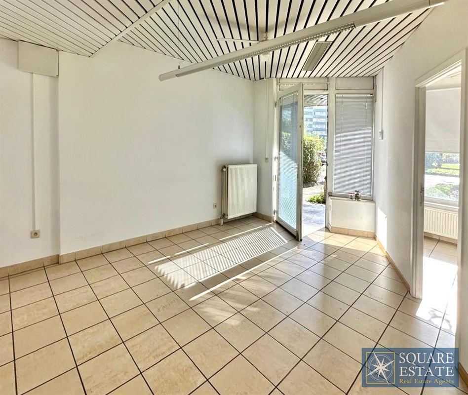 Foto 2 : Gelijkvloerse handelsruimte te 1080 MOLENBEEK-SAINT-JEAN (België) - Prijs € 235.000