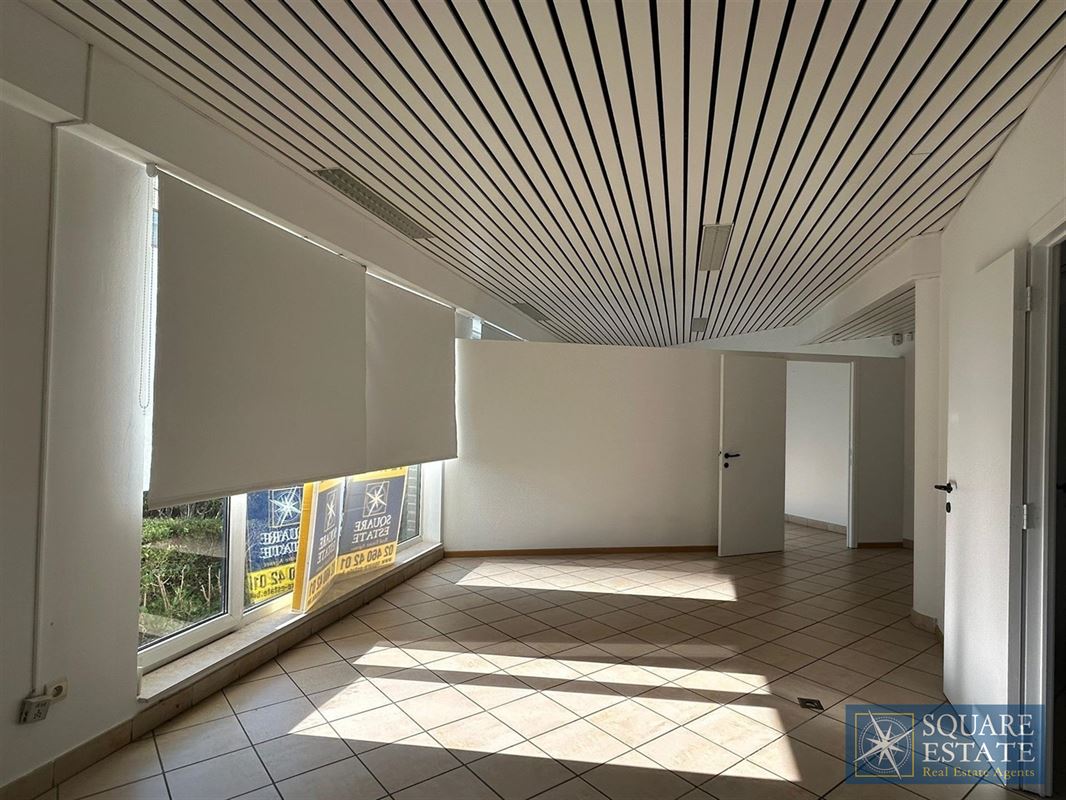 Foto 3 : Gelijkvloerse handelsruimte te 1080 MOLENBEEK-SAINT-JEAN (België) - Prijs € 235.000