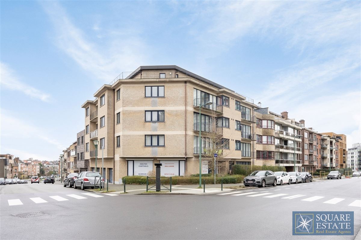 Foto 1 : Gelijkvloerse handelsruimte te 1080 MOLENBEEK-SAINT-JEAN (België) - Prijs € 235.000