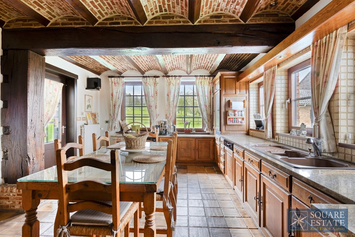 Foto 6 : Eigendom met karakter te 1760 ROOSDAAL (België) - Prijs &euro; 875.000