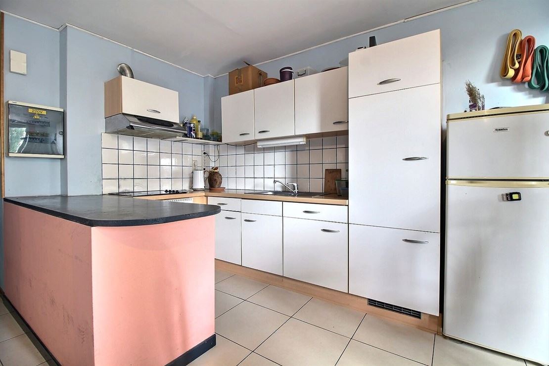 Appartement une chambre en plein Centre-Ville de Mouscron comprenant une Place de parking